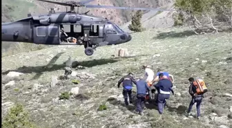 Tunceli'de Mantar Toplarken Tuzaklanmış Mayına Basan Genç Yaralandı