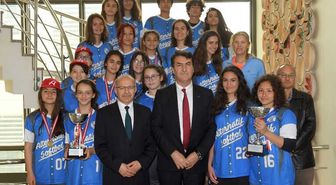 Softbolda Bursa'nın Gururu Oldular