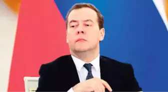 Vladimir Putin'in Başbakan Adayı Yine Dmitriy Medvedev