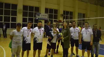 Çifteler'de Voleybolda Maçları Tamamlandı