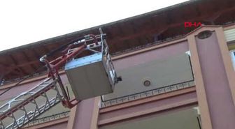 Gaziantep Kapıyı Kilitleyip Uyuyan Çocuğu İtfaiye Kurtardı