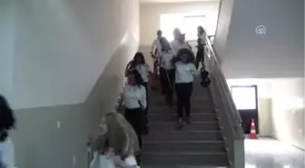 Geleceğin Sanatçılarını Keşfediyor