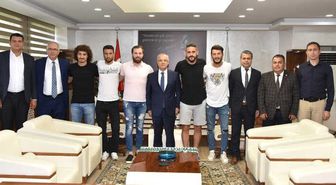 Salihli Belediyespor'da 5'i Bir Yerde İmza