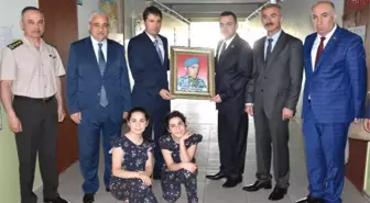 Şehit Savunmaz'ın Adının Verildiği Okulda Şehitlik Köşesi Oluşturuldu