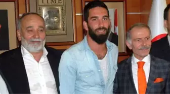 Arda Turan'ın Babası Kalp Krizi Şüphesiyle Hastaneye Kaldırıldı