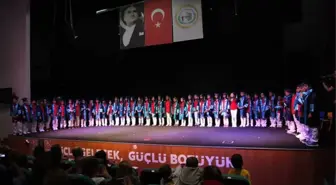 Necip Fazıl Kısakürek İlkokulu'nda Mezuniyet Sevinci