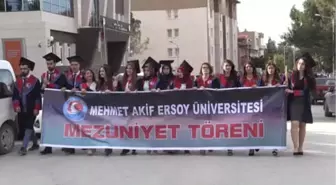 Burdur Mehmet Akif Ersoy Üniversitesinde Mezuniyet Heyecanı