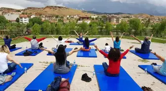 Avanoslu Kadınlar Yoga Etkinliğinde Buluştu