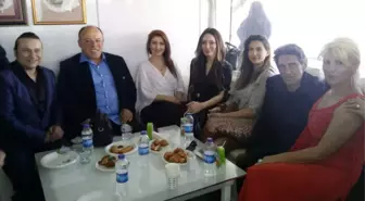 Gülben Ergen'e 'Yılın Annesi' Ödülü