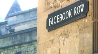 Oxford'da Sosyal Medya Tabelaları: Facebook Sokağı, Snapchat Çıkmazı, Selfie Pasajı