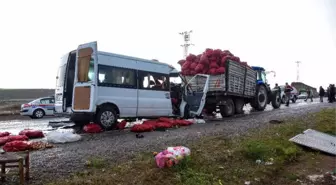 Bitlis'te Trafik Kazası: 2 Ölü, 10 Yaralı