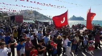 Kuşadası'nda 'Türkçülük Günü' Kutlaması