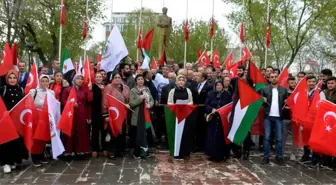 İlk Olarak İstiklal Marşı'nı Okumayı Öğrendi