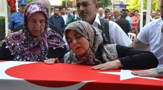 Uzman Çavuşun Annesinden Oğluna Son Sesleniş: 'Hakkını Helal Et Bana Çok Baktın'