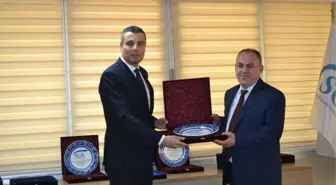 Sarıgöllü İş Adamına Plaket