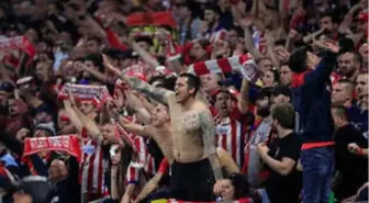 Atletico Madrid UEFA Avrupa Ligi Kupası'nın Coşkusunu Yaşıyor