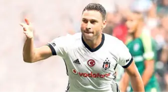 Dusko Tosic İmzaya Gitti