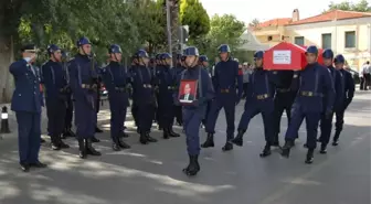 Emekli Tuğgeneral Akar, Askeri Törenle Uğurlandı