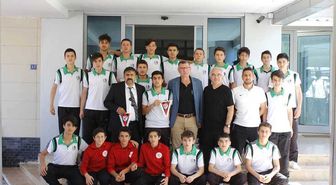 Sakaryaspor U15 Futbol Takımından Başkan Duymuş'a Ziyaret