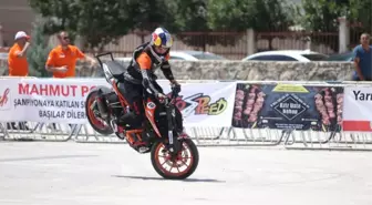 Akrobasi Motosikletçileri Nefes Kesti