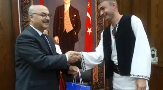 Dünya Gençlerinden Vali Köşger'e Ziyaret