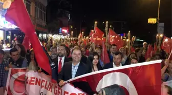 Maltepe'de Coşkulu 19 Mayıs Yürüyüşü