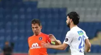Spor Toto Süper Lig: Medipol Başakşehir: 2 - Kasımpaşa: 2 (İlk Yarı)