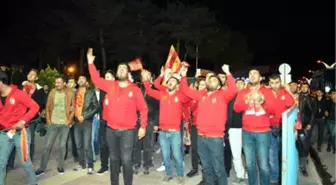 Erciş'te Ultraslan, Şampiyonluk Maçını Dev Ekranda İzledi