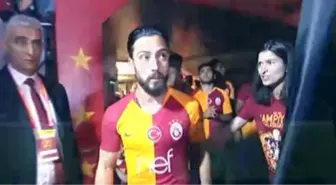 Galatasaray'ın Şampiyonluk Kutlamasında Tarık Çamdal'a Tepki Yağdı