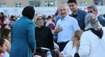 Mardin Valisi Yaman İftarını Vatandaşlarla Açıyor