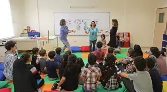 Oyunları Basit, Mutlulukları Tarifsiz
