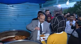 Vali Ustaoğlu Vatandaşlarla İftar Yaptı