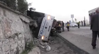 Yolcu Otobüsü Devrildi: 1 Ölü, 16 Yaralı