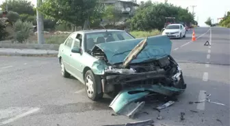 Antalya'da Trafik Kazası: 4 Yaralı