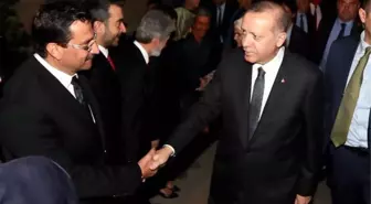 Cumhurbaşkanı Erdoğan ve Eşi İftarda Bağlum'da Bir Aileye Konuk Oldu