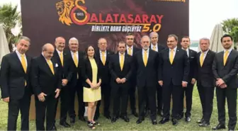 Galatasaray Başkan Adayı Dursun Özbek Listesini Tanıttı