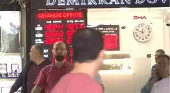 İstanbul Tahtakale'de Bazı Döviz Büroları Alım-Satımı Durdurdu