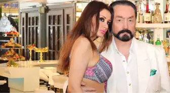 Adnan Oktar, Kedicikleriyle İftar Yemeğine Çıktı, Masadaki Yemekler Herkesi Şaşırttı