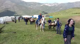 Yıldırım Çarpıp Ölen 18 Yaşındaki Gencin Cenazesi Katır Sırtında Taşındı