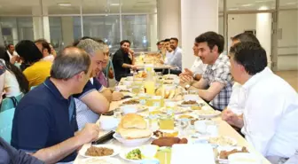 Üniversite Personeli İftar Yemeğinde Buluştu