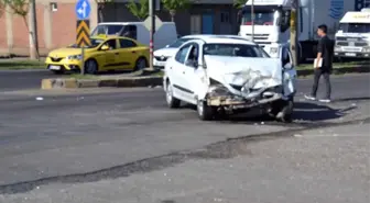 Siverek'te Trafik Kazası: 2 Polis, 1 Uzman Çavuş Yaralı