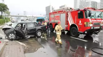 Önce Kaldırıma Sonra Yaya Merdivenlerine Çarptı: 1 Ağır Yaralı