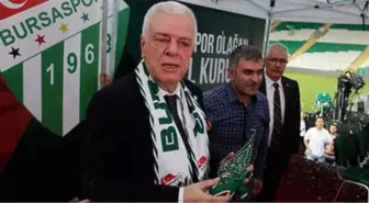 Bursaspor'da Başkan Ali Ay Mazbatasını Aldı