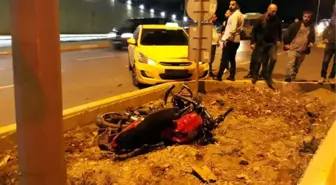 Tuzla'da Ticari Taksi Motosiklete Çarptı: 1 Ölü, 1 Yaralı