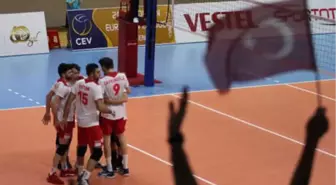 A Milli Erkek Voleybol Takımı 4'te 4 Yaptı