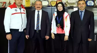 Avrupa Şampiyonu Sporcudan Erü Rektörü Güven'e Ziyaret