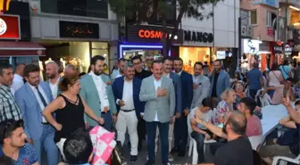 Ak Parti, Karşıyaka Çarşı'yı 'İzmir Marşı' ile İnletti