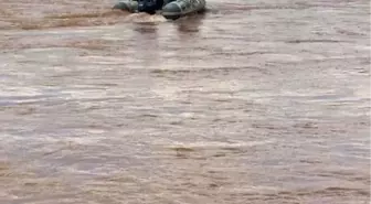 Botan Çayı'na Düşen 7 Yaşındaki Çocuk Kayboldu