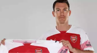 Lichtsteiner, Arsenal'e İmzayı Attı