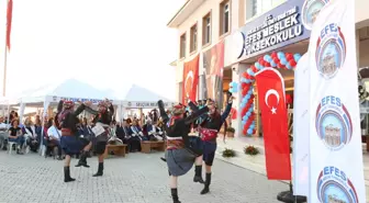 Efes Meslek Yüksekokulu İlk Mezunları Verdi